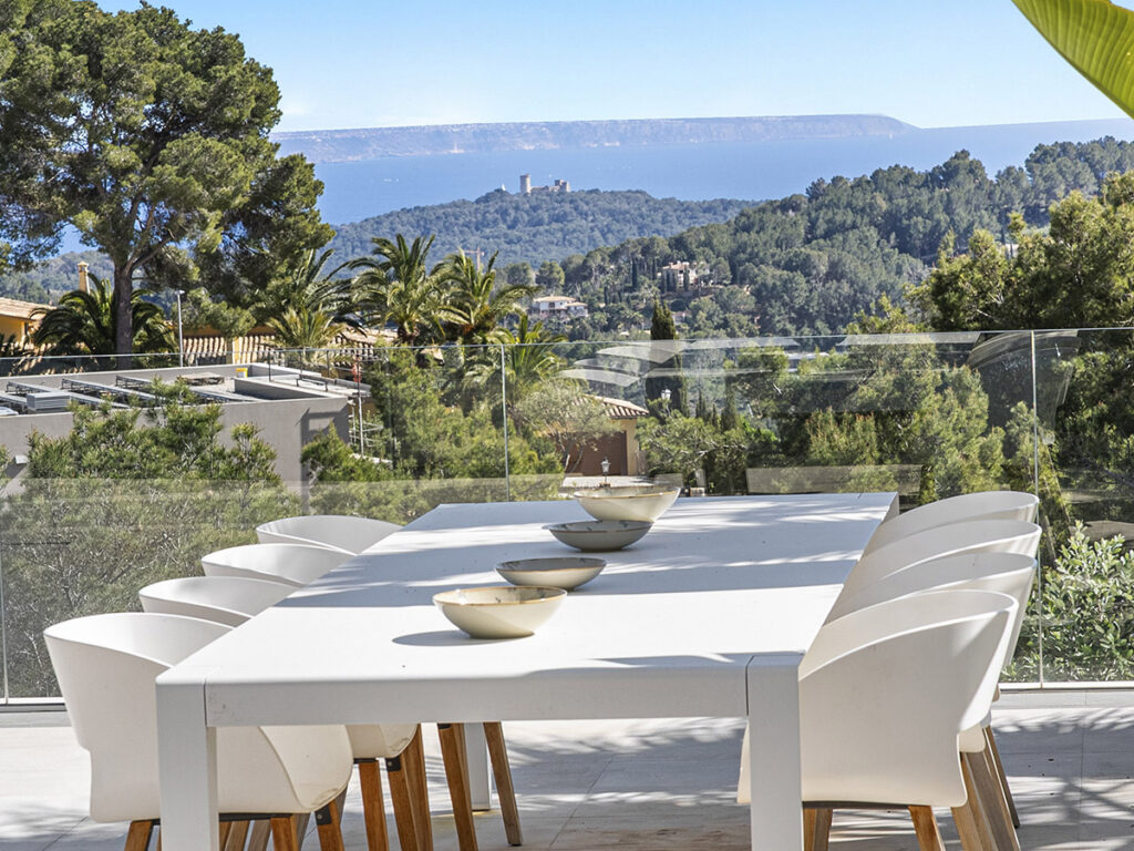 Villa Boscana for Sale in Son Vida Mallorca by BGL Group Dining al fresco