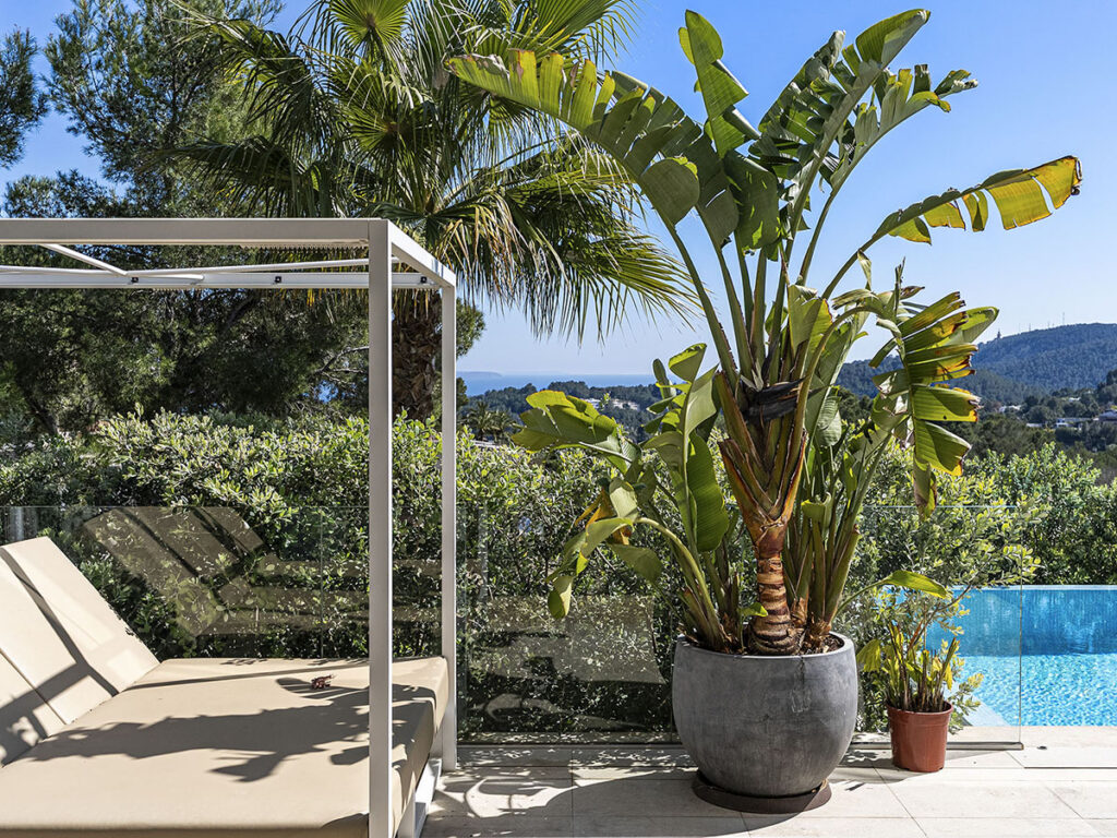 Villa Boscana for Sale in Son Vida Mallorca by BGL Group Sun beds